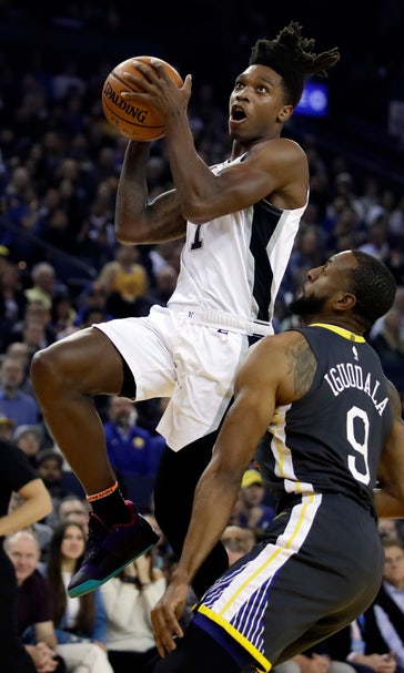Thompson, Warriors come out shooting, run past Spurs 141-102